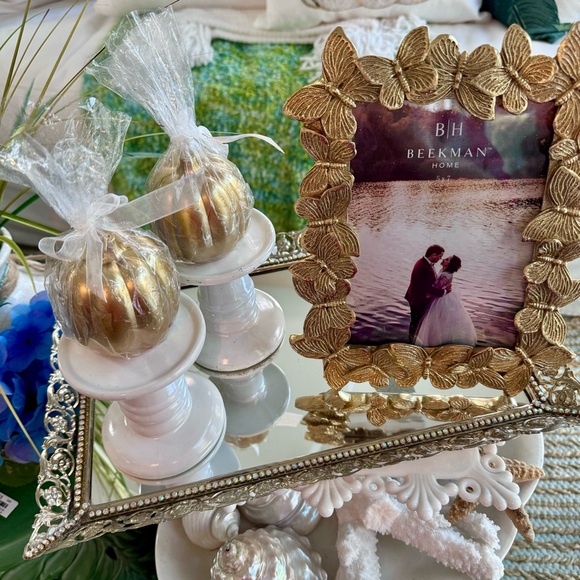NEW! Butterfly 🦋 Gold Frame - Picture 2 of 4